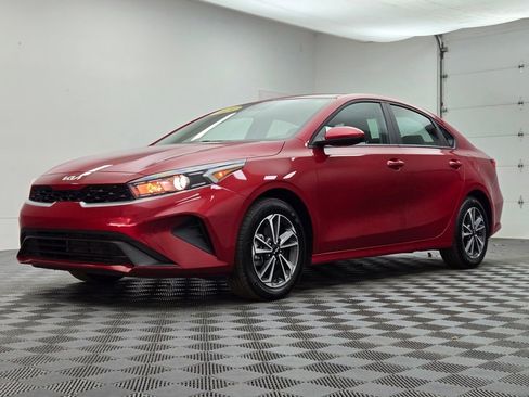 Used 2024 Kia Forte LXS image 13