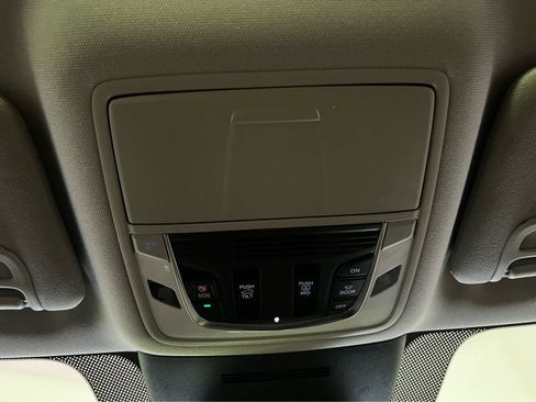 Used 2025 Acura MDX SH-AWD w/ Advance Package image 15