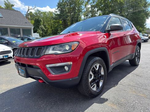 Used 2017 Jeep Compass Trailhawk w/ Leather Interior Group AWD/4WD image 3
