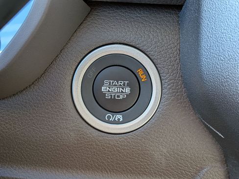 New 2026 RAM 2500 Laramie AWD/4WD image 24