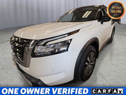 Used 2024 Nissan Pathfinder SL