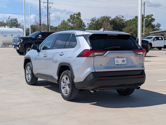 Used 2025 Toyota RAV4 XLE AWD/4WD image 4