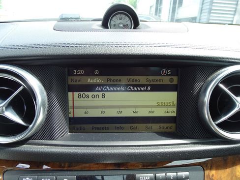 Used 2013 Mercedes-Benz SL 550 image 11