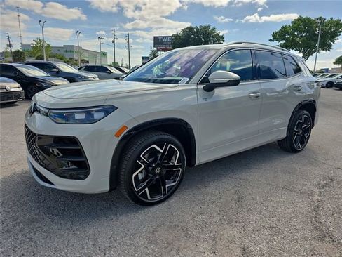 New 2026 Volkswagen Tiguan SEL R-Line image 9