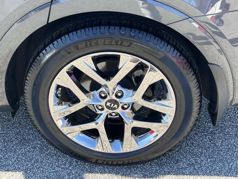 Used 2019 Kia Sorento SX image 19