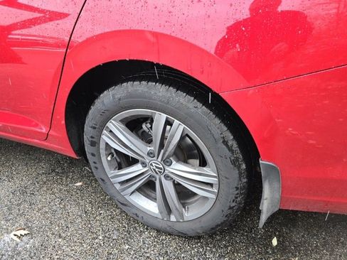 Used 2024 Volkswagen Jetta SE image 12