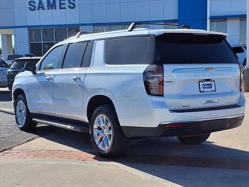 Used 2024 Chevrolet Suburban Premier image 5