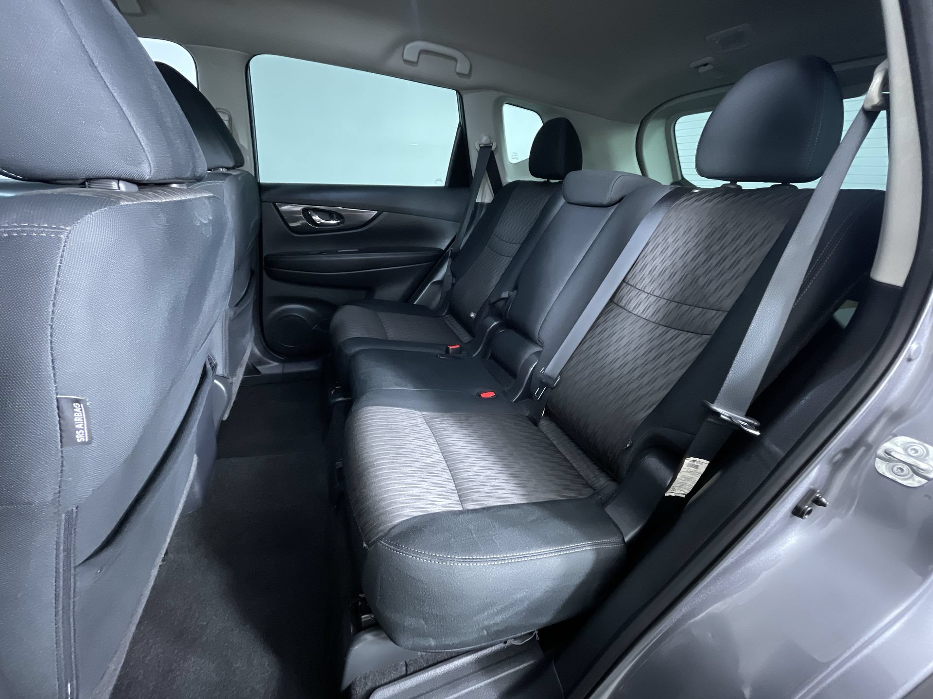 Used 2018 Nissan Rogue SV w/ Premium Package AWD/4WD image 23