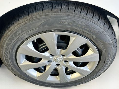 Used 2020 Toyota Corolla LE FWD image 11