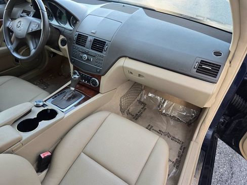 Used 2011 Mercedes-Benz C 300 4MATIC Sedan image 17