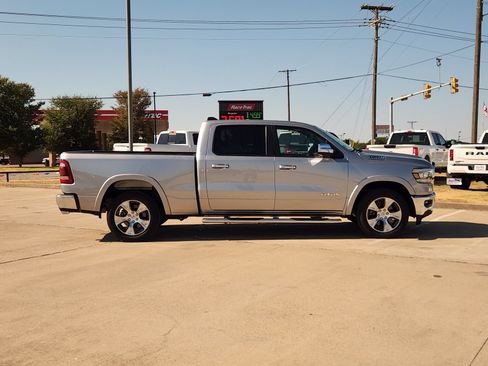 Used 2022 RAM 1500 Laramie AWD/4WD image 7
