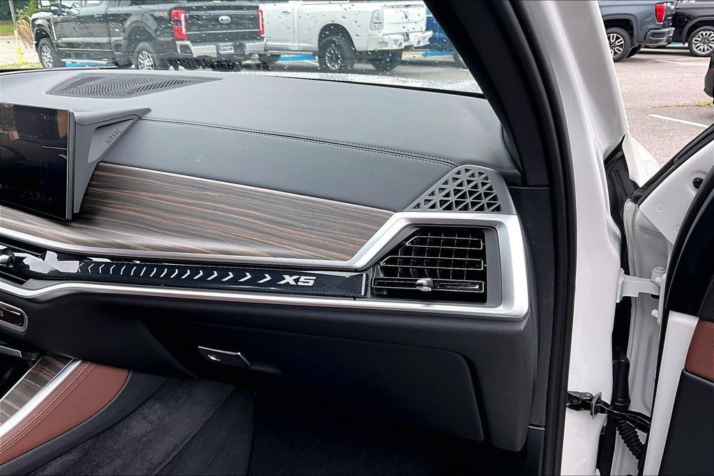 Certified 2025 BMW X5 sDrive40i w/ Premium Package RWD image 22