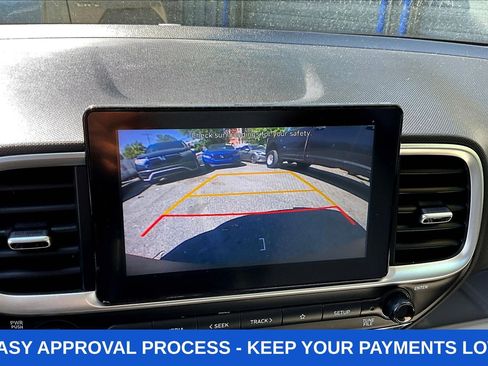Used 2020 Hyundai Venue SEL FWD image 15