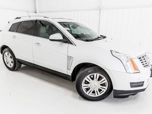 Used 2014 Cadillac SRX Luxury w/ Driver Awareness Package image 9
