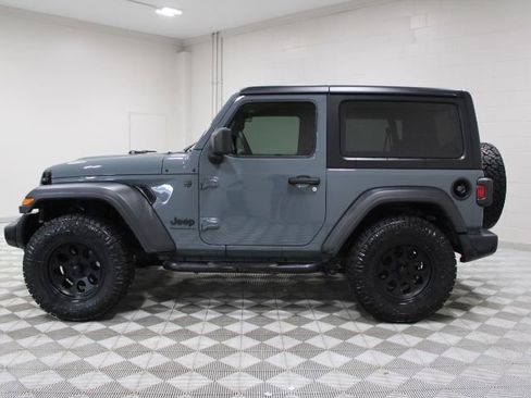 Used 2024 Jeep Wrangler Sport AWD/4WD image 8