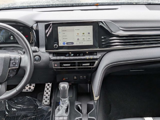 Used 2025 Toyota Camry SE FWD image 17