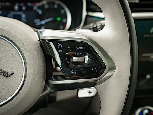 Used 2023 Jaguar F-PACE S image 28