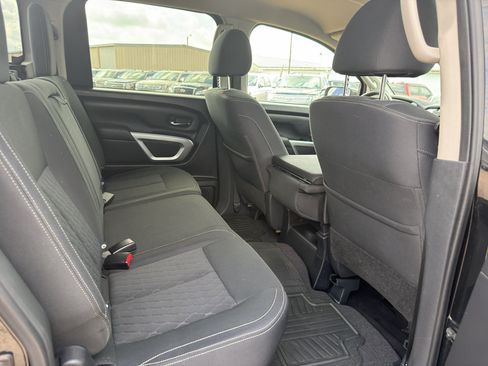 Used 2019 Nissan Titan SV AWD/4WD image 39