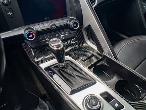 Used 2016 Chevrolet Corvette Stingray Convertible w/ Carbon Flash Badge Package image 19