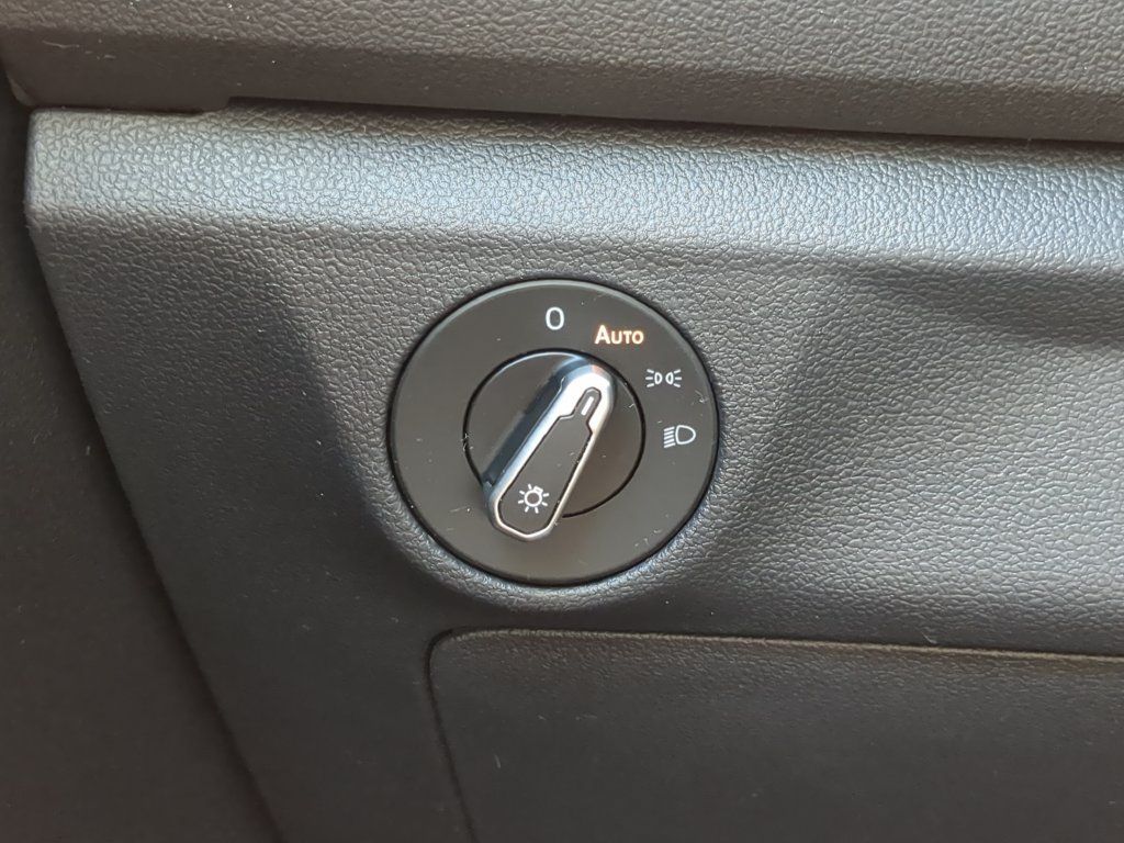 Certified 2024 Volkswagen Jetta S FWD image 23