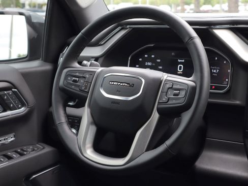Used 2025 GMC Sierra 1500 Denali w/ Technology Package AWD/4WD image 18