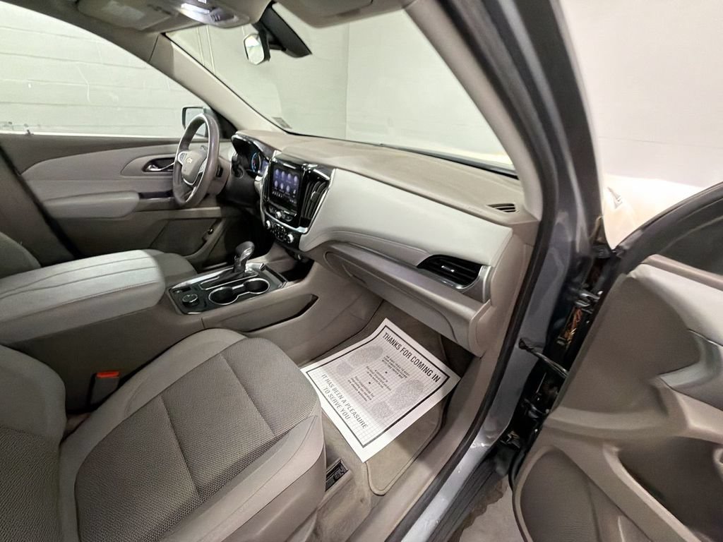 Used 2021 Chevrolet Traverse LT FWD image 27