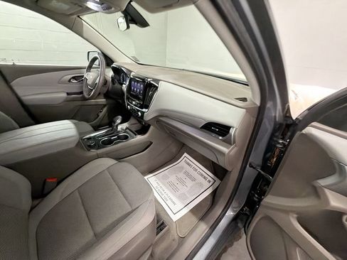 Used 2021 Chevrolet Traverse LT FWD image 27