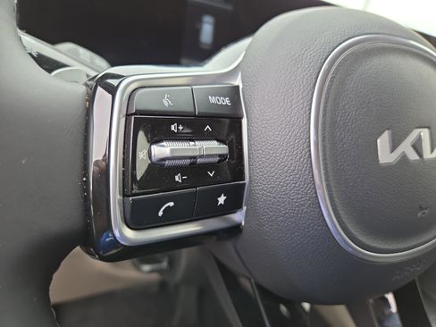 New 2026 Kia Carnival EX FWD image 13