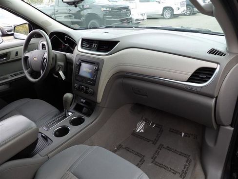 Used 2015 Chevrolet Traverse LS image 19