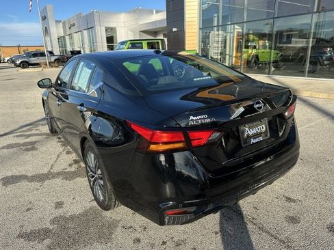 Used 2024 Nissan Altima 2.5 SV image 8