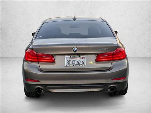 Used 2018 BMW 530i image 6