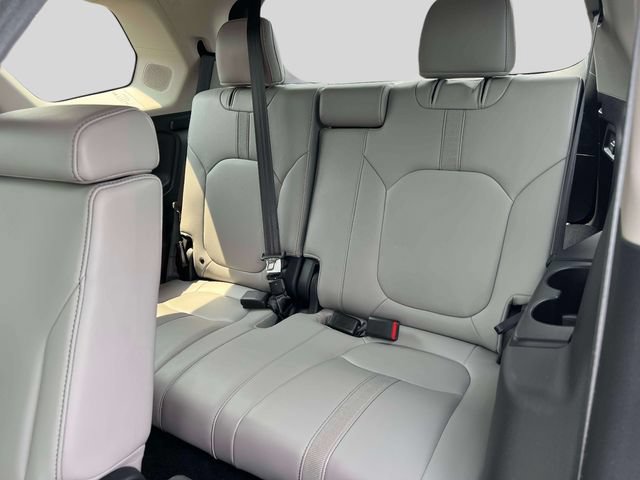Used 2023 Honda Pilot Touring image 16