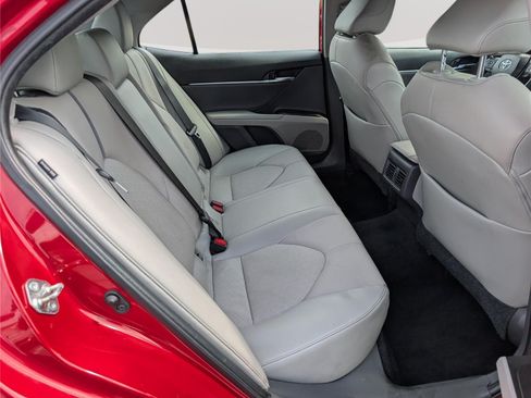 Used 2021 Toyota Camry XSE FWD image 12