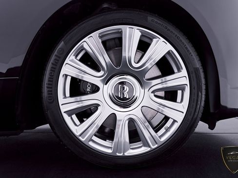 Used 2019 Rolls-Royce Dawn RWD image 36