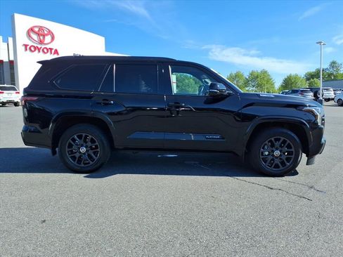Certified 2024 Toyota Sequoia Platinum AWD/4WD image 3