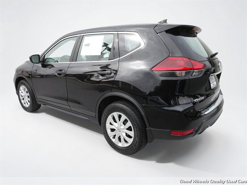 Used 2018 Nissan Rogue S FWD image 7