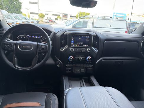 Used 2023 GMC Sierra 2500 AT4 w/ AT4 Premium Plus Package AWD/4WD image 29