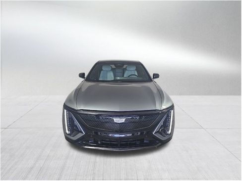 Certified 2025 Cadillac Lyriq Sport image 3