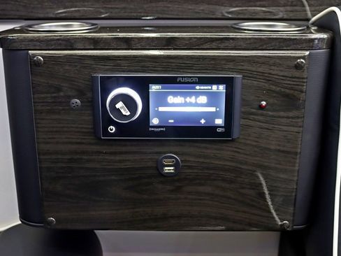 Used 2024 Mercedes-Benz Sprinter 3500 image 40