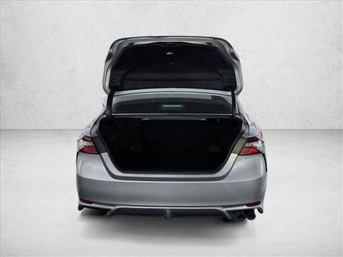 Used 2024 Toyota Camry SE image 7