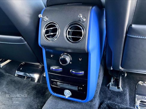Certified 2023 Rolls-Royce Cullinan AWD/4WD image 30