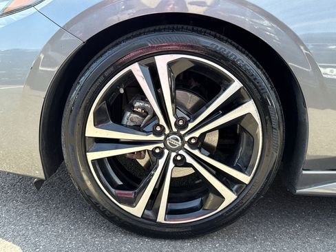 Used 2020 Nissan Sentra SR image 12