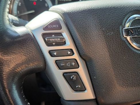 Used 2018 Nissan Titan SV w/ SV Convenience Package RWD image 21