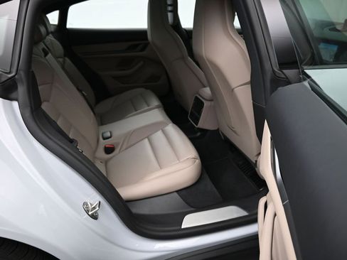 Used 2025 Porsche Taycan image 27