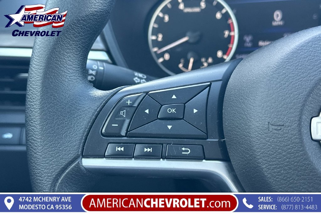 Used 2025 Nissan Altima 2.5 SV FWD image 31