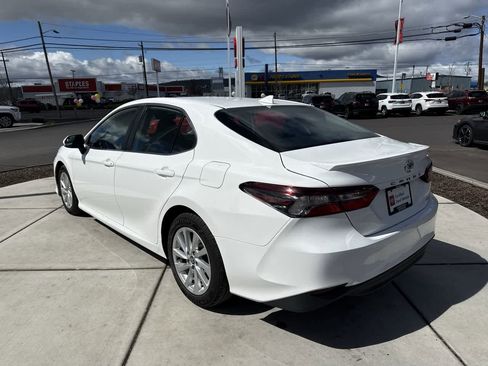Used 2023 Toyota Camry LE image 5