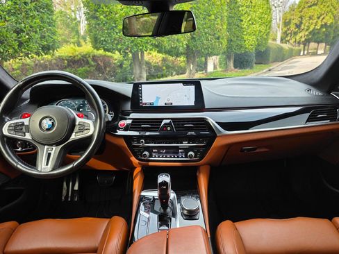 Used 2018 BMW M5 image 17
