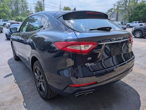 Used 2019 Maserati Levante AWD/4WD image 11
