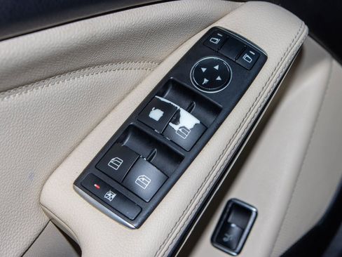 Used 2020 Mercedes-Benz GLA 250 GLA 250 w/ Multimedia Package image 27