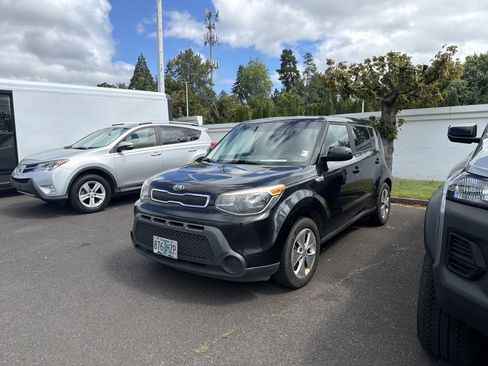 Used 2016 Kia Soul FWD image 1